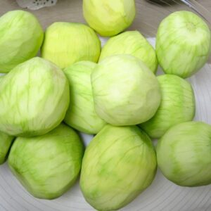 peeled raw mango